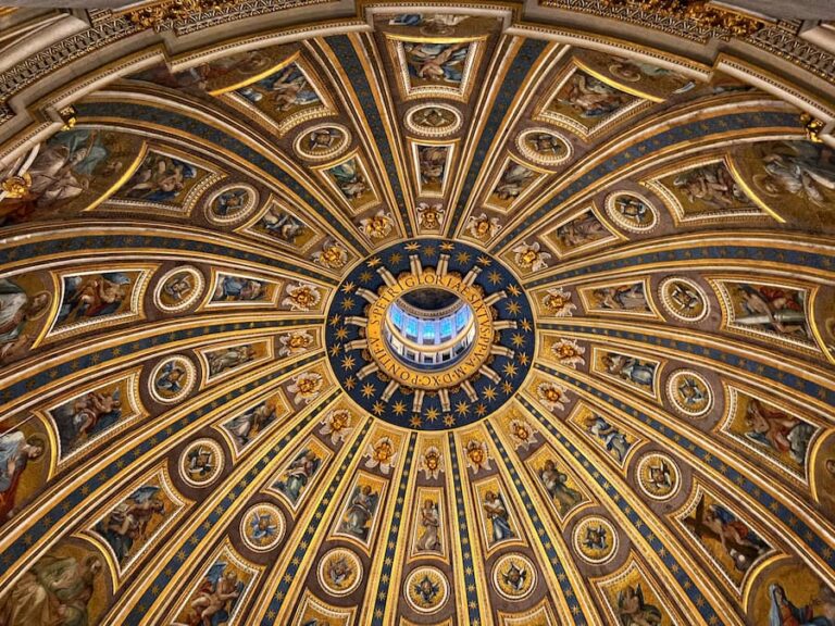 Salire sulla Cupola di San Pietro. La guida di un romano