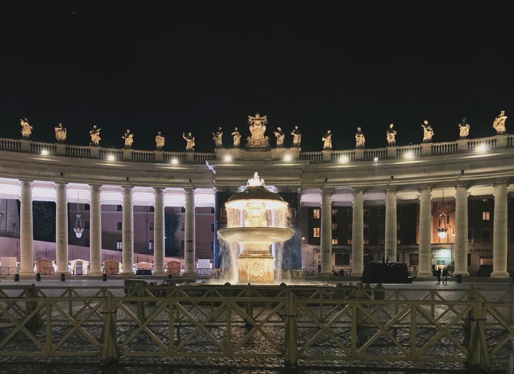 Piazza San Pietro di sera